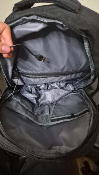 Mochila muy reforzada con cargador y térmica
