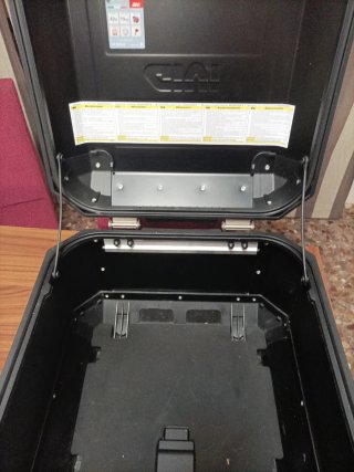 Top Case Givi Trekker 42L Negro