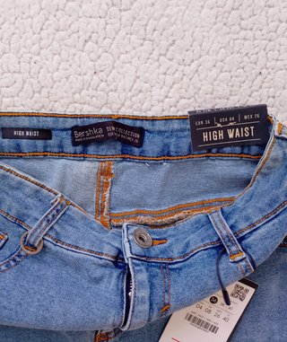 Pantalones cortos vaqueros Bershka Talla L