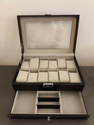 Custodia porta orologi con cassetto