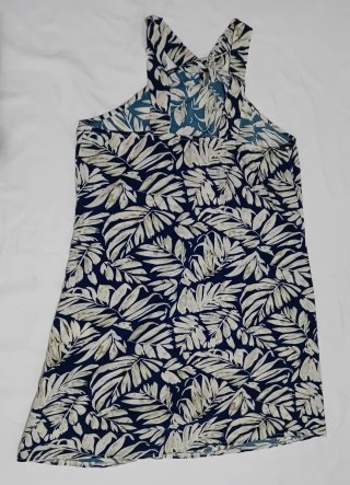 Vestido de verano estampado hojas