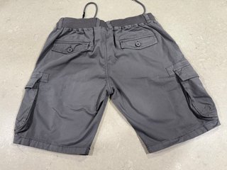 Bermudas Cargo Caballero Gris.