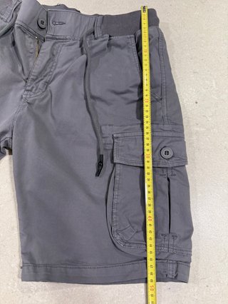 Bermudas Cargo Caballero Gris.