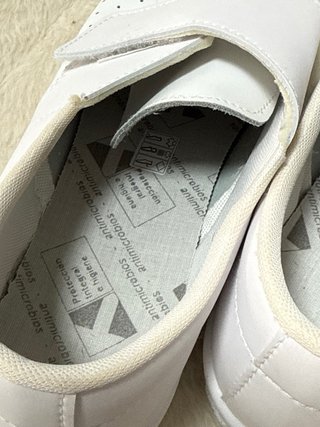 Zuecos blancos perforados talla 44