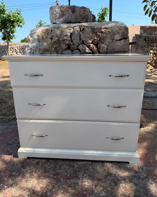 Cómoda de madera y mármol