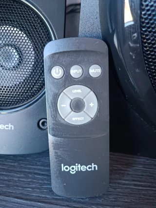 Sistema de Sonido Logitech Z906 THX 1000W