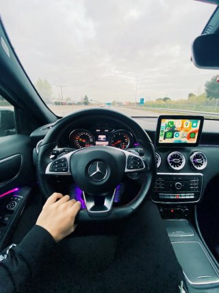 Mercedes-Benz a200d AMG Automatico + iluminación