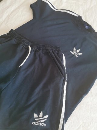 Conjunto Adidas Original azul marino y Blanco