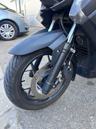 Yamaha XMAX  125 Sym jet 4r 49 cc  Piaggio vespa49