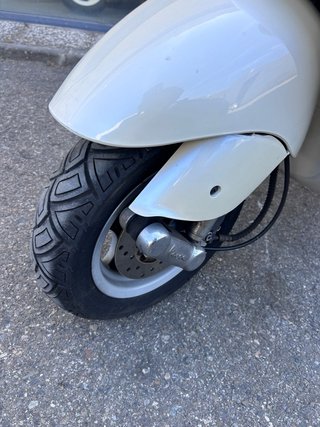 Yamaha XMAX  125 Sym jet 4r 49 cc  Piaggio vespa49
