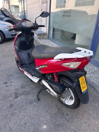Yamaha XMAX  125 Sym jet 4r 49 cc  Piaggio vespa49