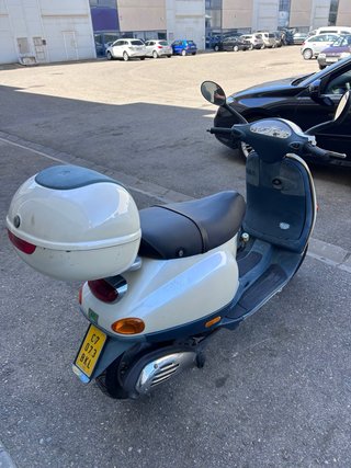 Yamaha XMAX  125 Sym jet 4r 49 cc  Piaggio vespa49
