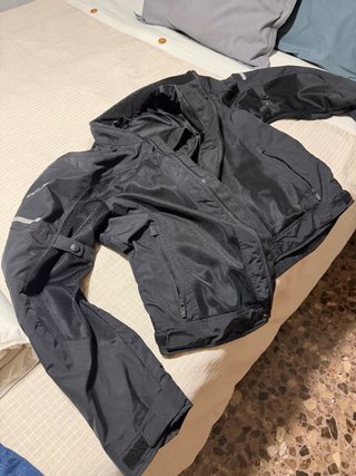 Chaqueta de moto de verano con protecciones