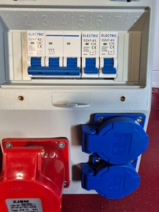Cuadro Eléctrico IP66 con Disyuntores