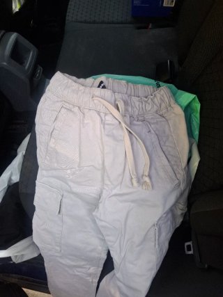 Lote pantalones hombre Bershka T.XS y 2 bambas