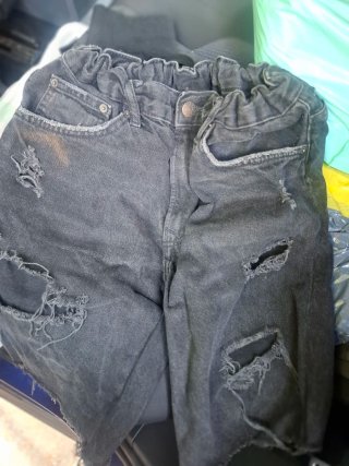 Lote pantalones hombre Bershka T.XS y 2 bambas