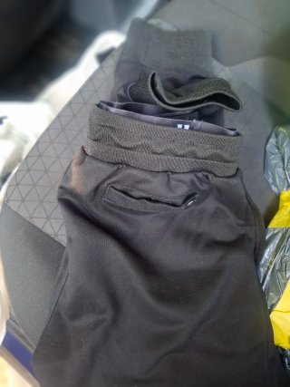 Lote pantalones hombre Bershka T.XS y 2 bambas