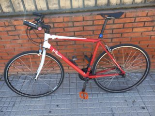 Bicicleta de carretera Btwin Roja
