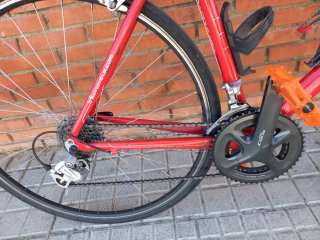 Bicicleta de carretera Btwin Roja