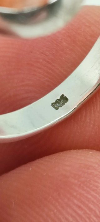 Anillo de Plata y Piedra Sol.