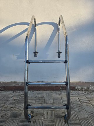 Escalera piscina aluminio 3 peldaños