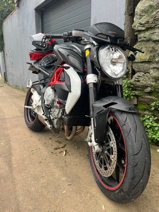 MV Agusta Brutale 675 ABS Negra/Roja