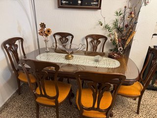Tavolo da pranzo in legno e vetro