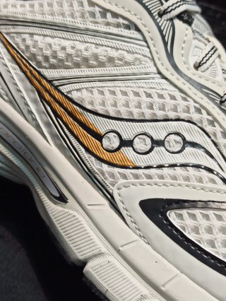 Saucony Progrid Guide 7 Onix Gold