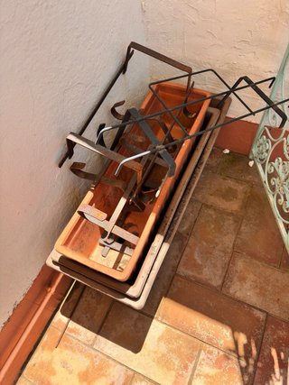 Conjunto de jardineras  y pue de hierro forjado