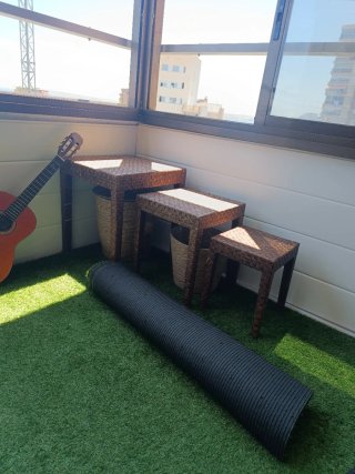 Tavolini impilabili in rattan marrone