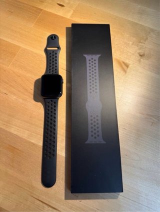 Apple Watch Series 5 44mm Space Gray de nike