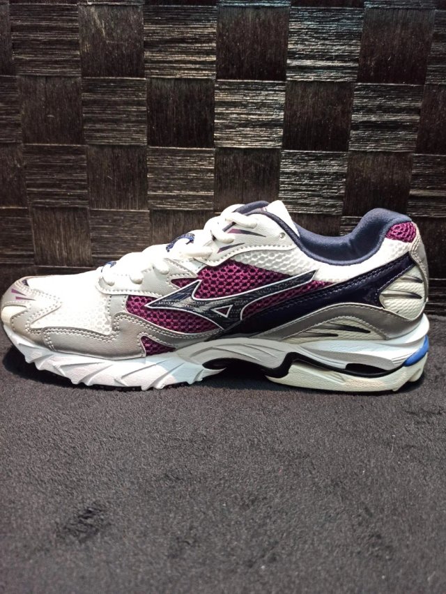 Mizuno Wave Rider 10