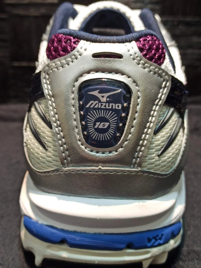 Mizuno Wave Rider 10