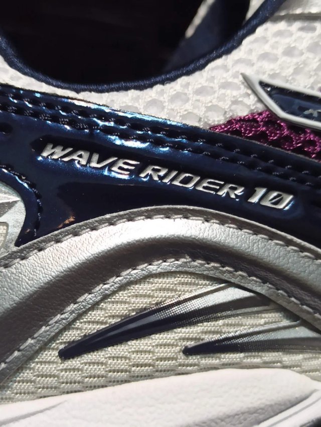 Mizuno Wave Rider 10