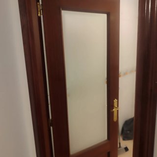Puerta interior de madera