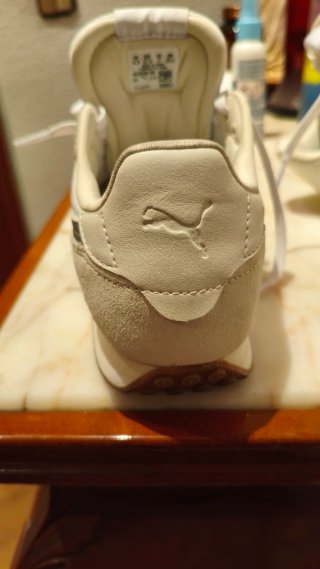 Zapatillas Puma Mujer Blancas y Plateadas
