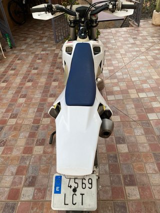 Husqvarna Enduro Moto Azul y Blanca