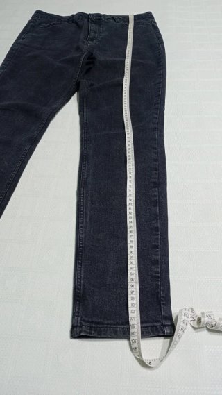 Pantalón vaquero negro