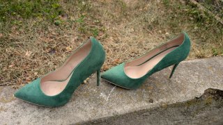Décolleté verde prato