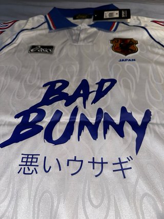 Camiseta Bad Bunny Japón Asics Talla M