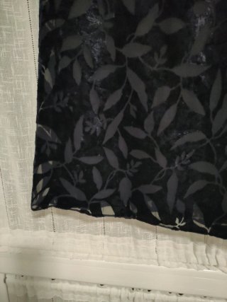 Vestido azul marino con estampado