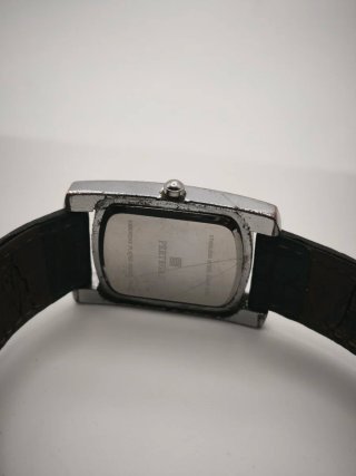 Reloj Pertegaz Cuadrado Correa Negra.