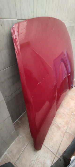 Capó Mazda RX8 para reparar.