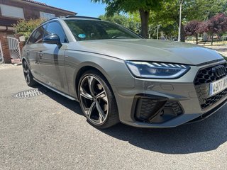 Audi A4 Avant Black Limited 35 TDI