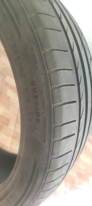 Rueda 235/40/19 Privilo TX3 año 2021