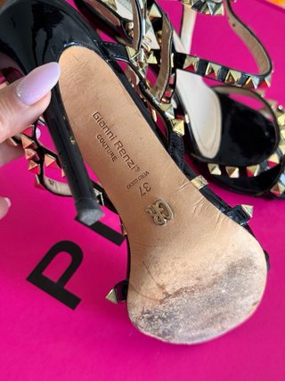 Zapatos de tacón Gianni Renzi negros y dorados