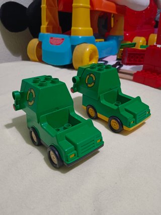 Lego Duplo vehículos