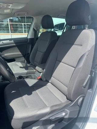 Volkswagen Golf 2017 por 308€/mes