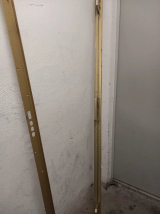 Cerradura de seguridad dorada