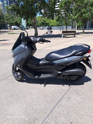 Yamaha NMAX 125 gris 2023